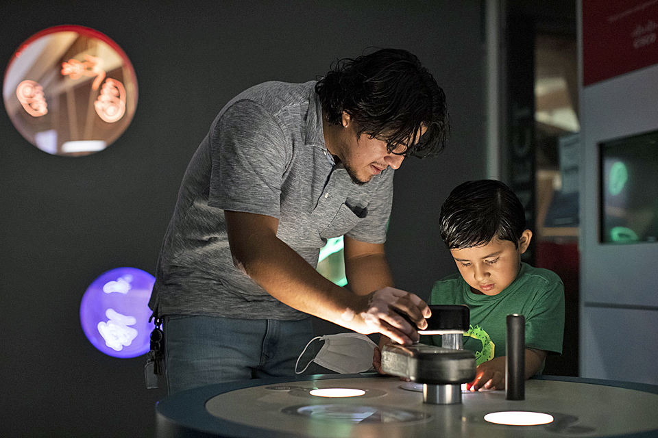 Visiting the New York Hall of Science with Kids: Small Discoveries
